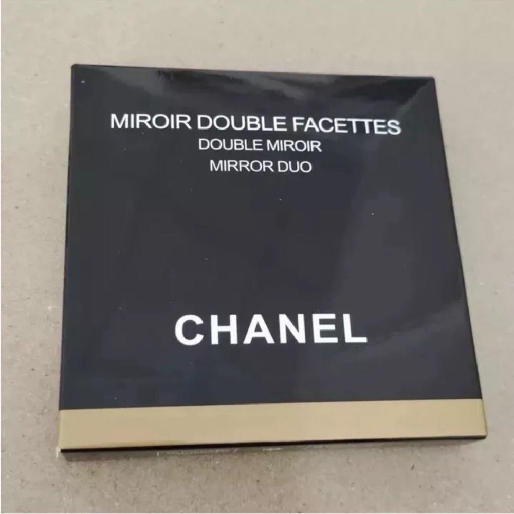 Chanel Pink Compact Makeup Case - Picture 6 of 16